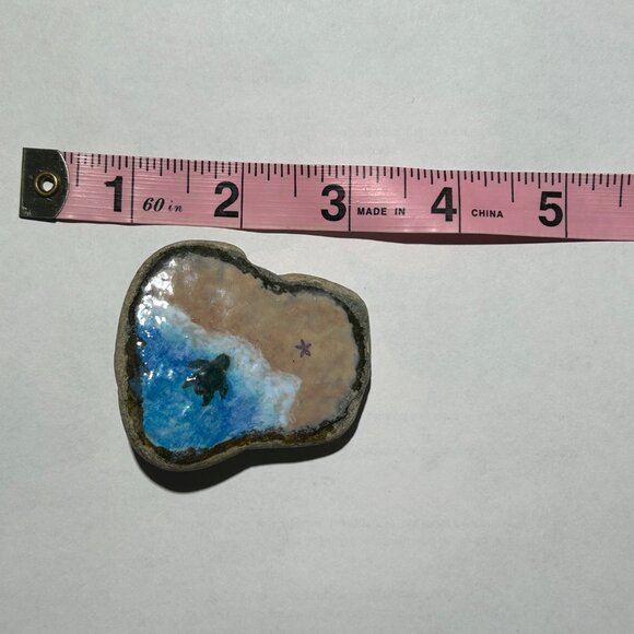Hand Painted Turtle Beach Stone - Picture 2 of 4